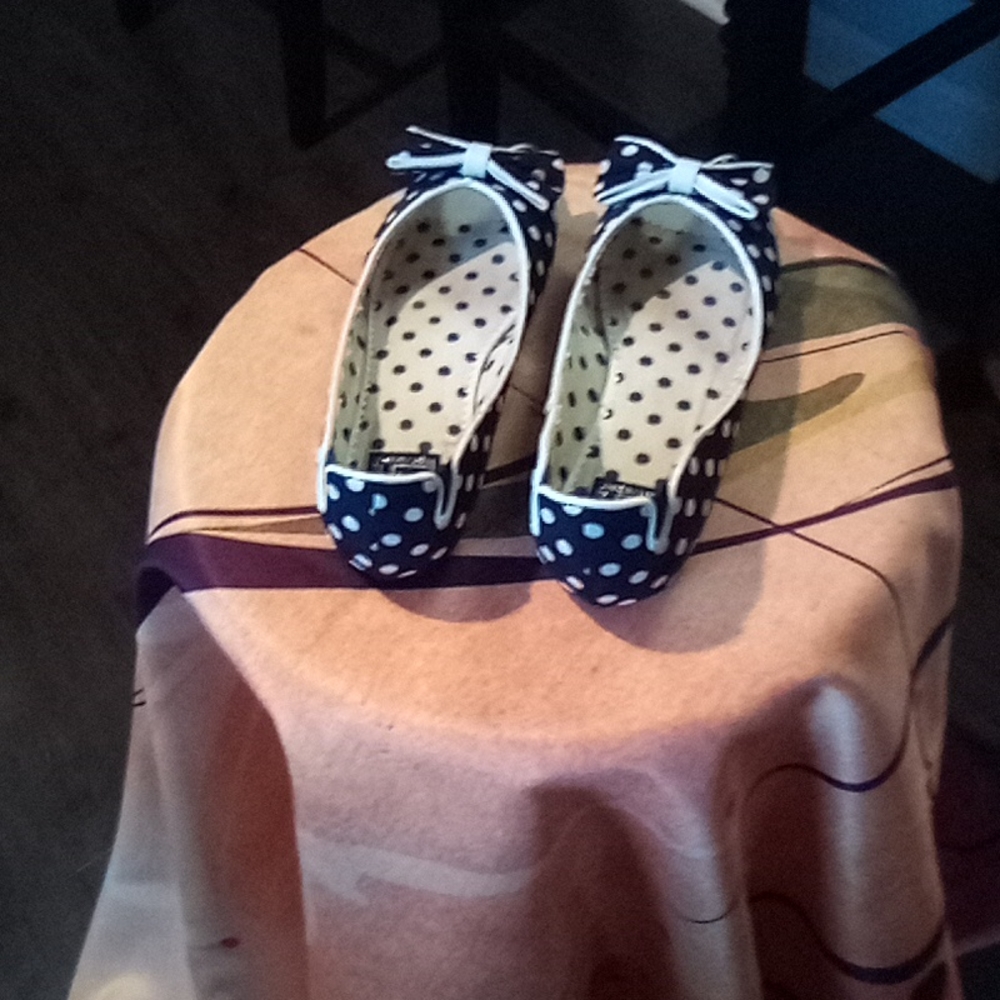 Shoes - Picture 3 of 3